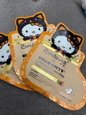 (3) Hello Kitty Orange & Black Pumpkin Foot Mask